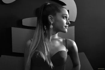 Ariana Grande Desktop Wallpa