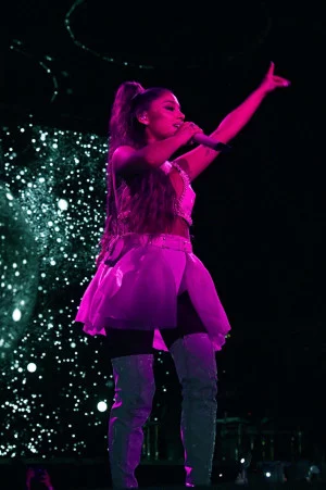 Ariana Grande HD Photo | Wal