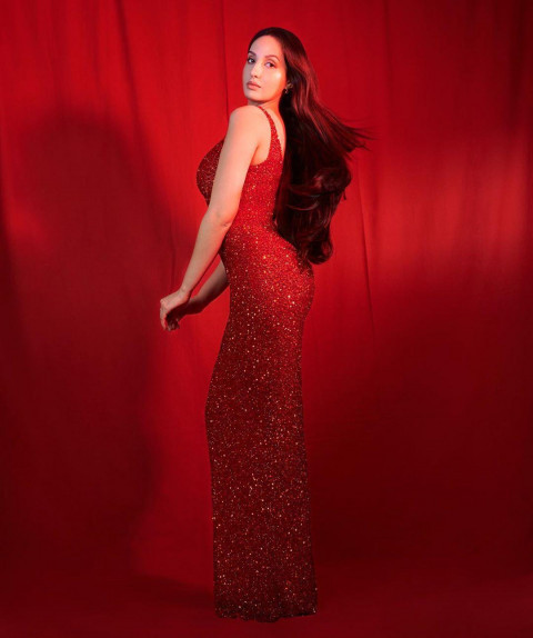 Nora Fatehi Hot Red Dress hd