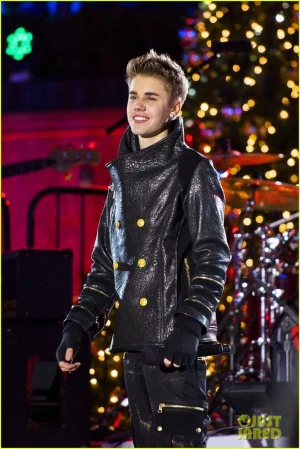 Justin Bieber Christmas Pics