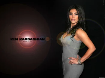 Kim Kardashian Close Up Pics