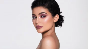 Kylie Jenner Model Desktop W