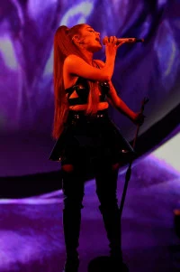 Ariana Grande Singing HD Pho