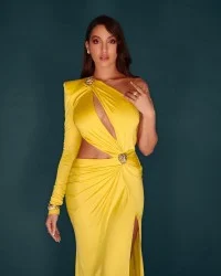 Nora fatehi in Hot Yellow Dr
