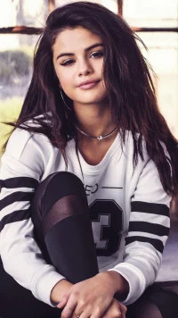 Selena Gomez iPhone Wallpape