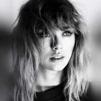 Taylor Swift iPad Wallpapers