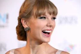Taylor Swift Smile Pictures