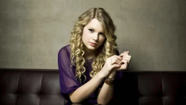 Taylor Swift Speak Now Deskt