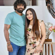 Lasith Malinga with wife HD Photos Wallpapers Images & WhatsApp DP Full star Wallpaper