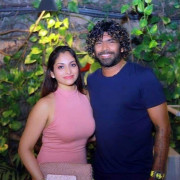Lasith Malinga with wife HD Photos Wallpapers Images & WhatsApp DP Ultra Wallpaper