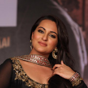 Sonakshi Sinha Wallpapers Photos Pictures WhatsApp Status DP Images hd