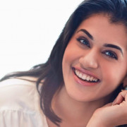 Taapsee Pannu HD Wallpapers Photos Pictures WhatsApp Status DP Full star Wallpaper