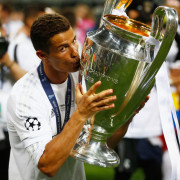 Cristiano Ronaldo With UCL Trophy Wallpaper Photos Pictures WhatsApp Status DP