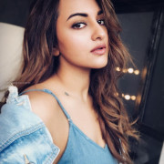 Sonakshi Sinha HD Wallpapers Photos Pictures WhatsApp Status DP Profile Picture
