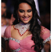 Sonakshi Sinha hd Wallpapers Photos Pictures WhatsApp Status DP Images